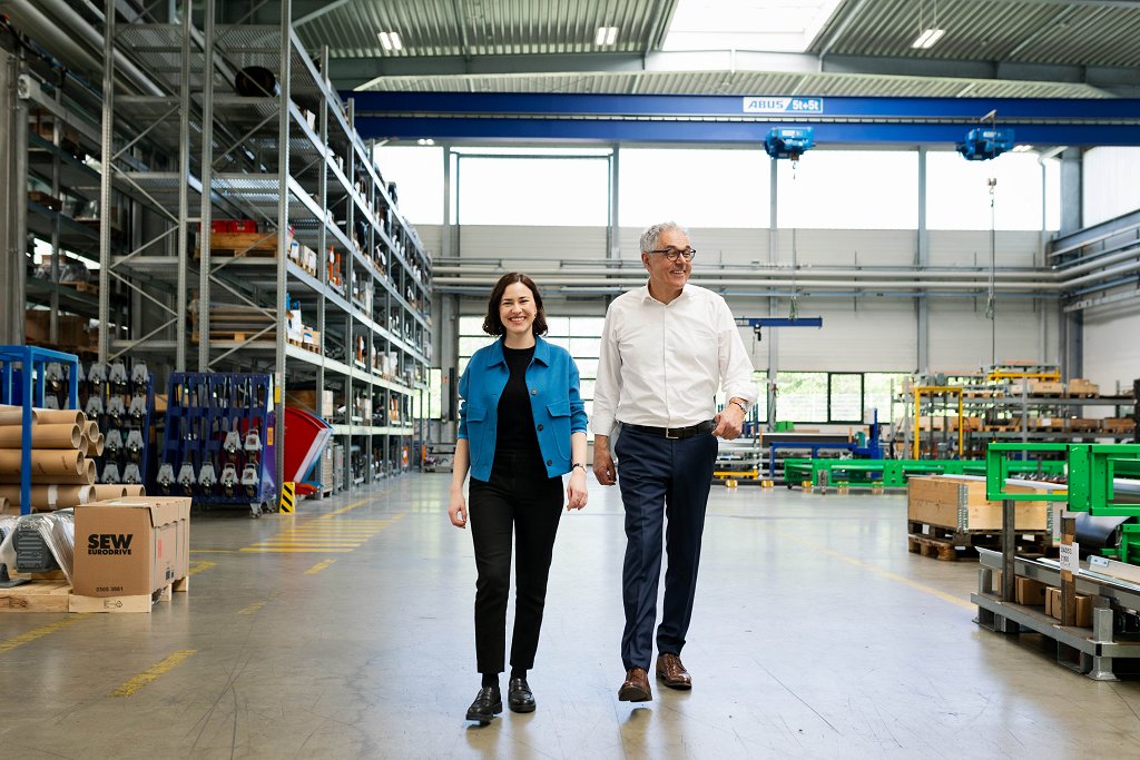 Photo_04_Willi_and_Julia_Stadler_in_Altshausen_Production_Hall