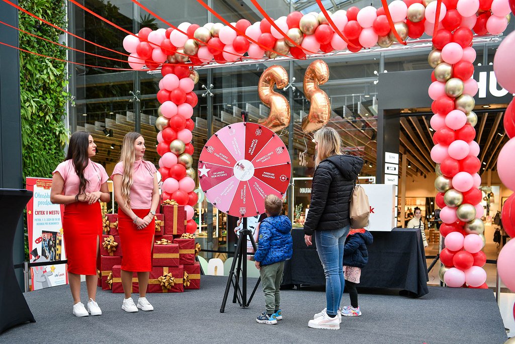 Preizkusite svojo srečo in zavrtite kolo sreče Foto Robert Krumpak