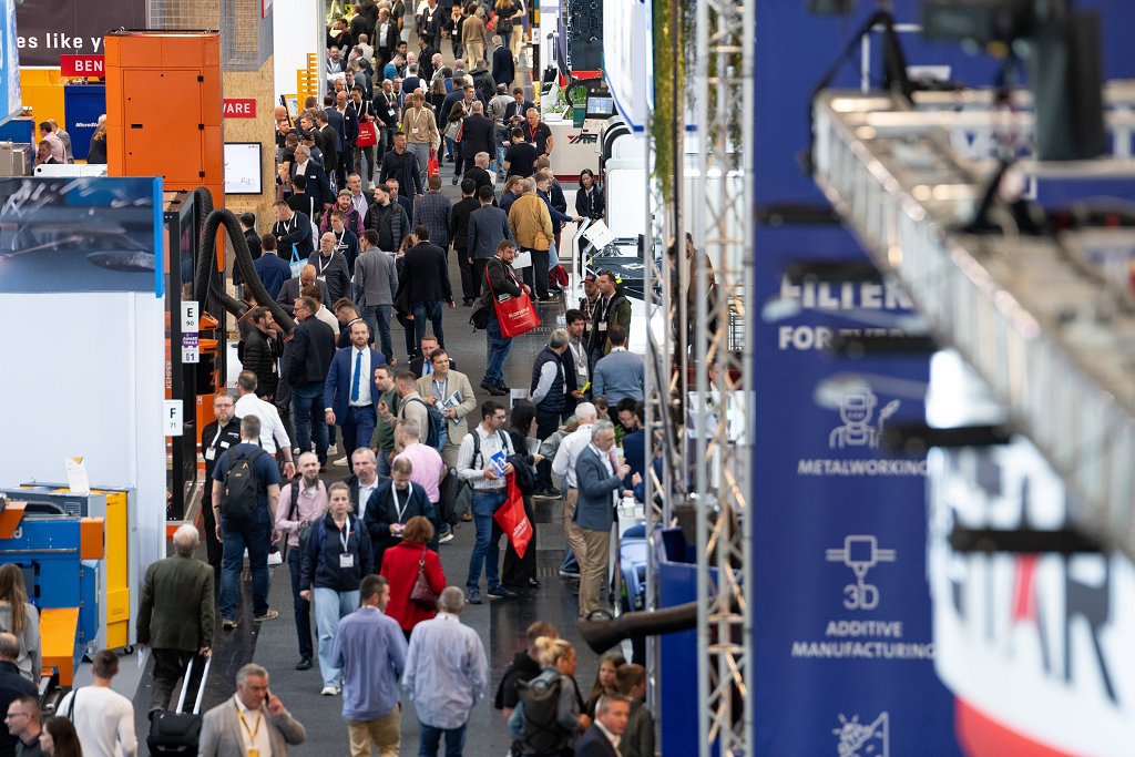 EuroBLECH Halls & Crowds 1