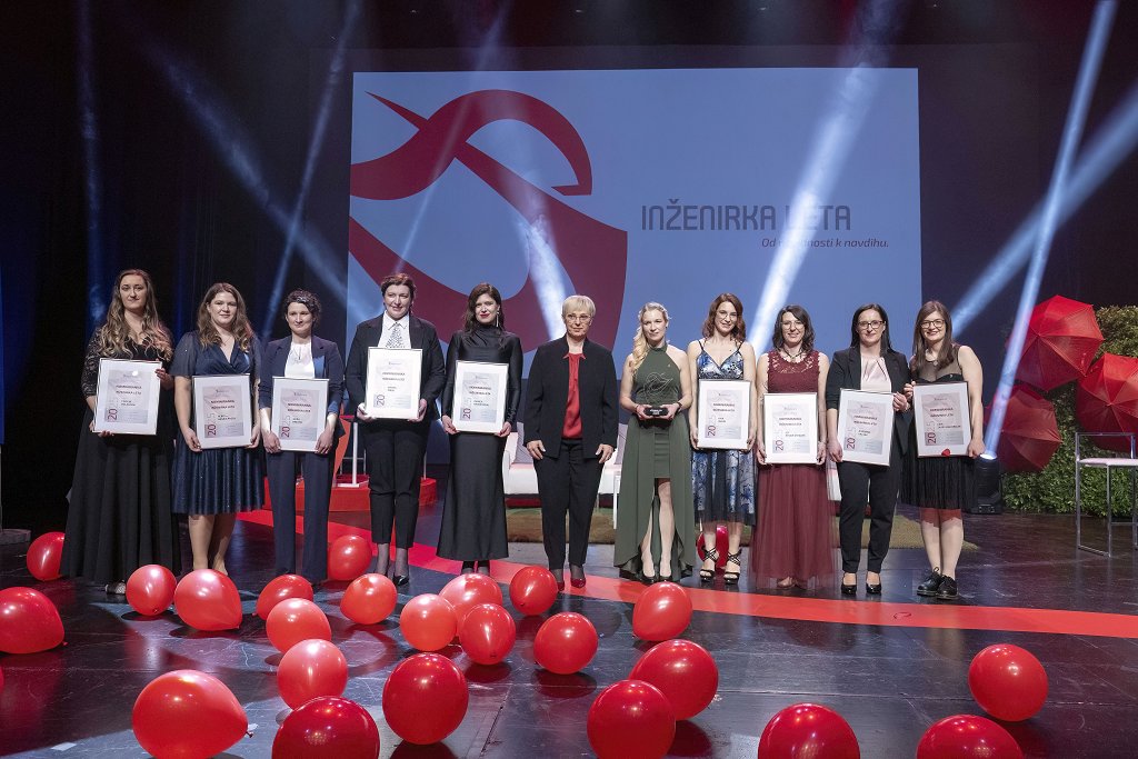 Nominiranke osme generacije z Evo Pirc, inženirko leta 2025, in predsednico RS dr. Natašo Pirc Musar